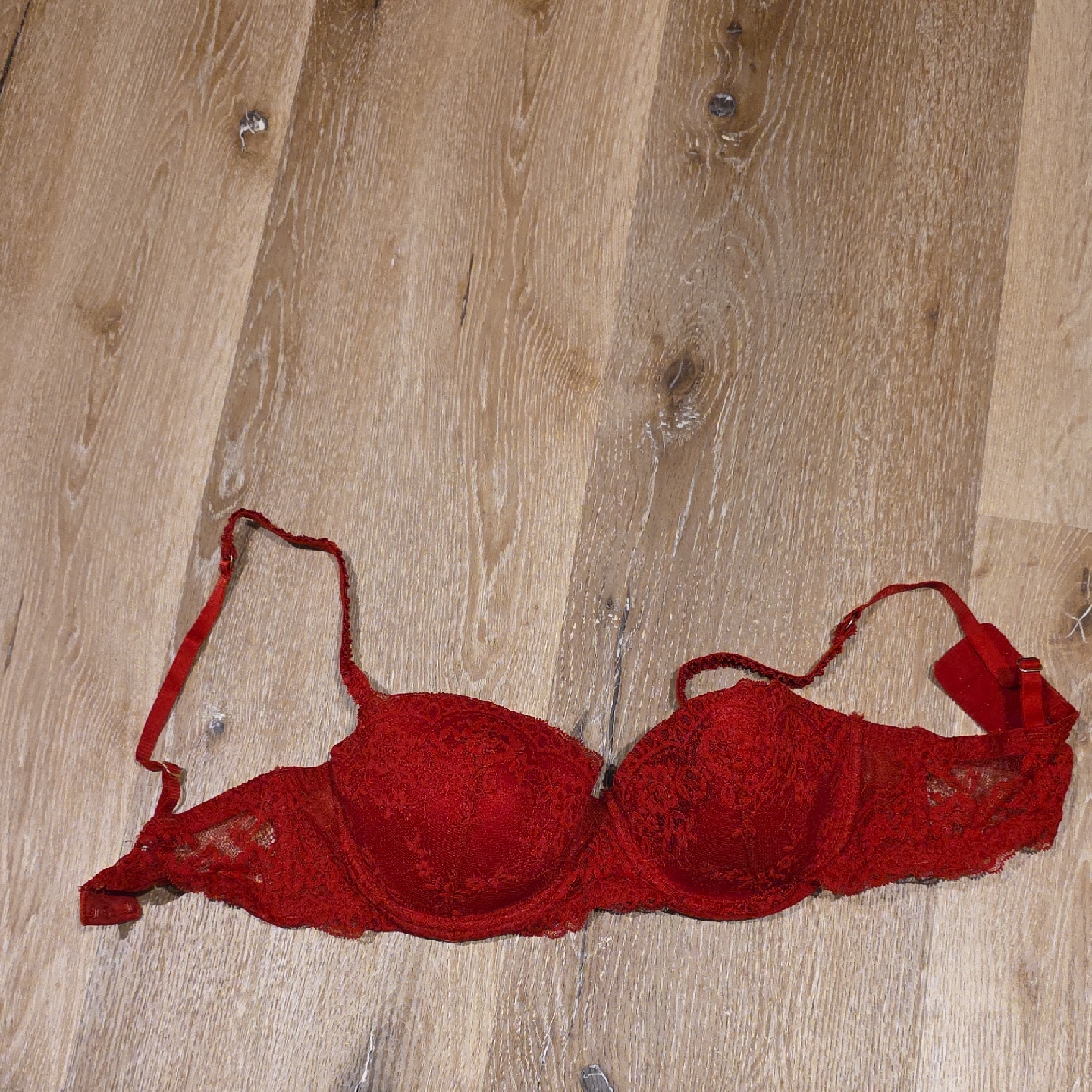Chic Scarlet Lace Bra